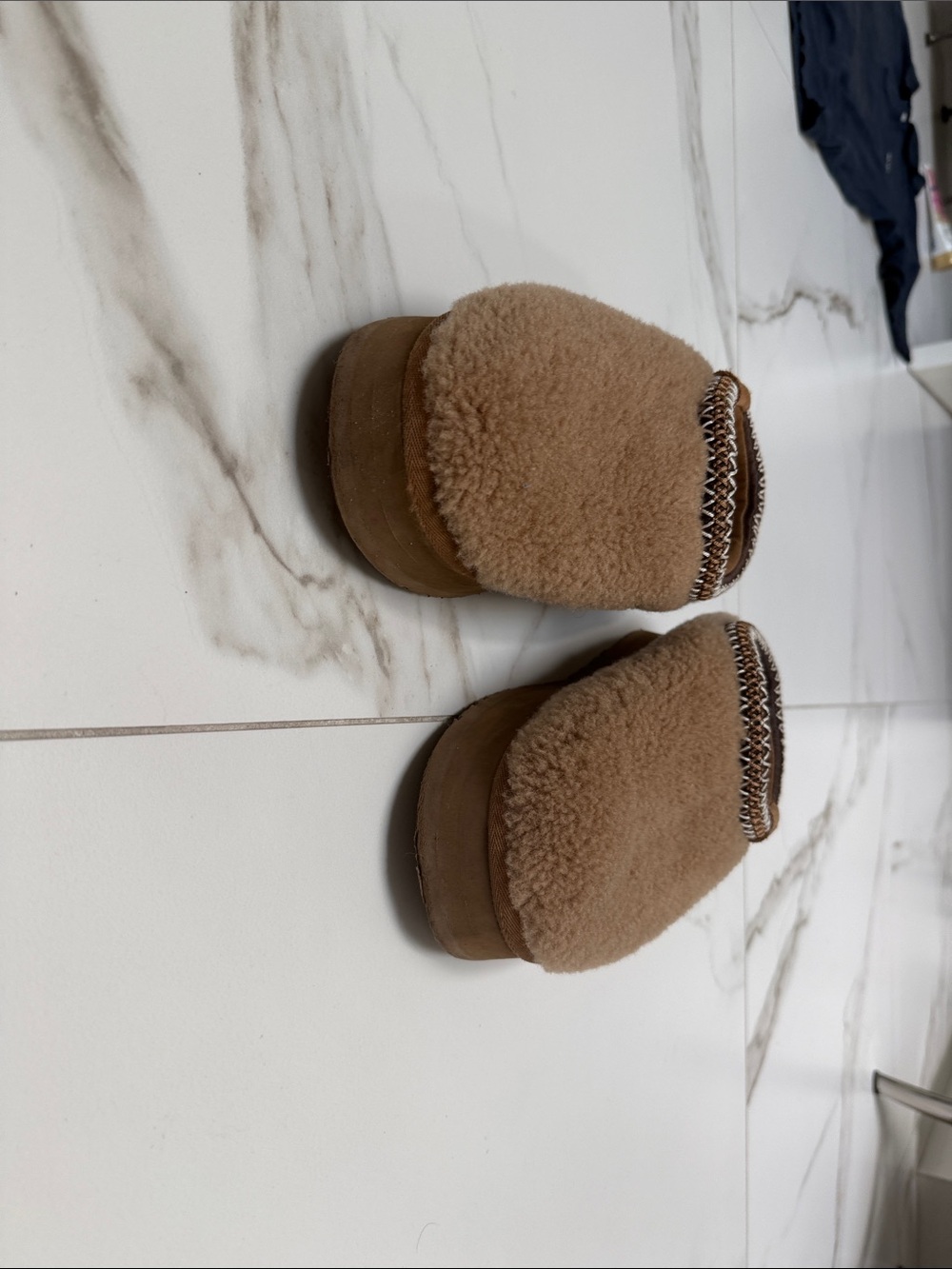 UGG Chestnut Shearling Slip-On Mules - Picture 5 of 6